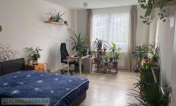 Tatabánya, Kertváros- Felújított, teraszos lakás eladó!                                 