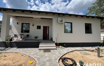 Eladó családi ház