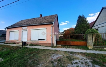 Eladó családi ház