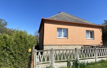 Eladó családi ház