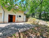 Részpanorámás,kedvező lokációban- eladó NYARALÓ CSOPAKON