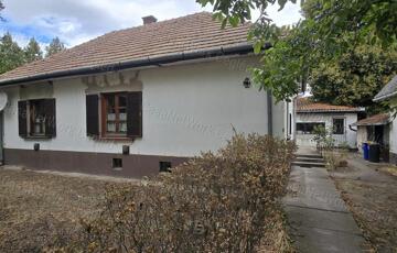 Eladó családi ház