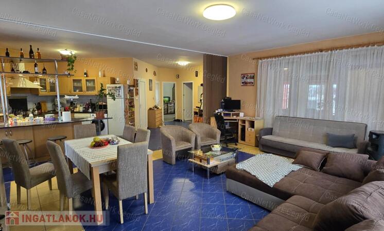 Eladó családi ház Abonyban!