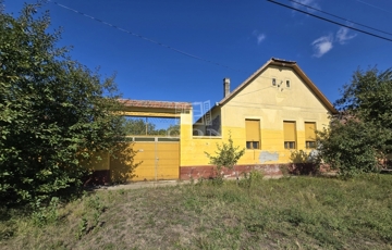 Eladó családi ház