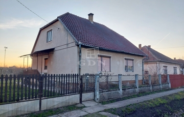 Eladó családi ház