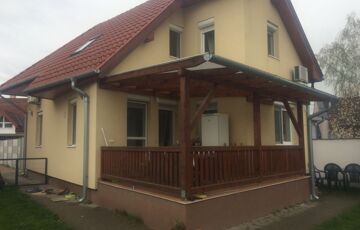 Eladó családi ház