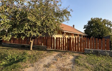 Eladó családi ház
