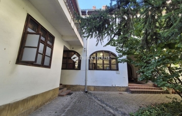 Eladó lakás