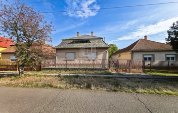 Eladó családi ház