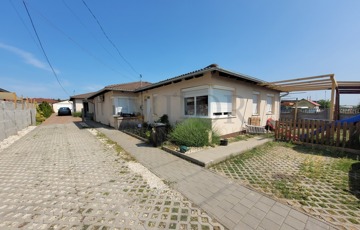 Eladó családi ház