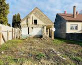 Eladó építési telek Szőny csendes, központi részén!