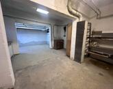 Eladó üzlethelyiség/műhely/raktár Szolnokon, a Széchenyi lakótelepen