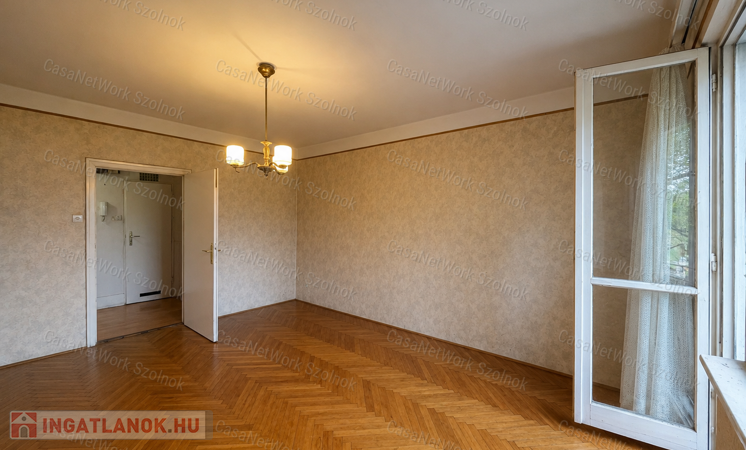 Eladó téglalakás Szolnok központjában