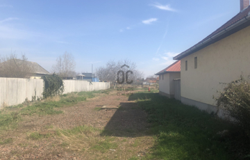 Eladó telek/földterület