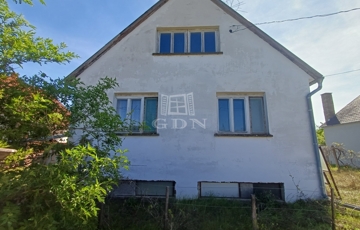 Eladó családi ház