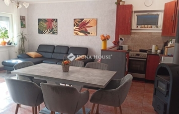 Eladó családi ház