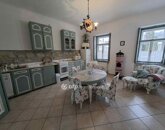 Eladó családi ház Szomolya 135 000 000 Ft