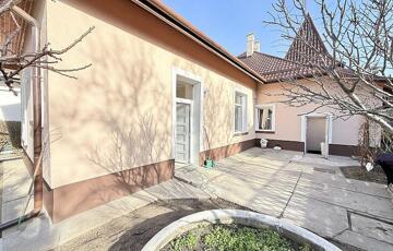 Eladó családi ház