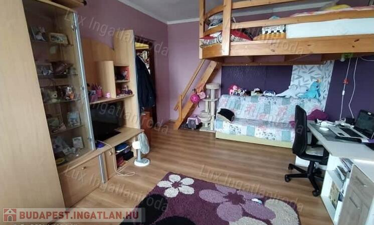 Eladó 9. emeleti, 1,5 szobás lakás egy 10 emeletes társasházban!                                 