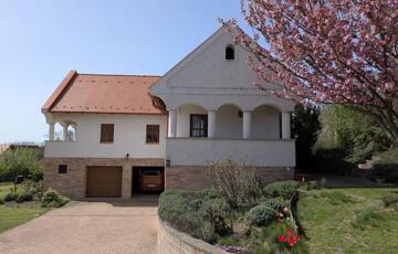 Eladó családi ház