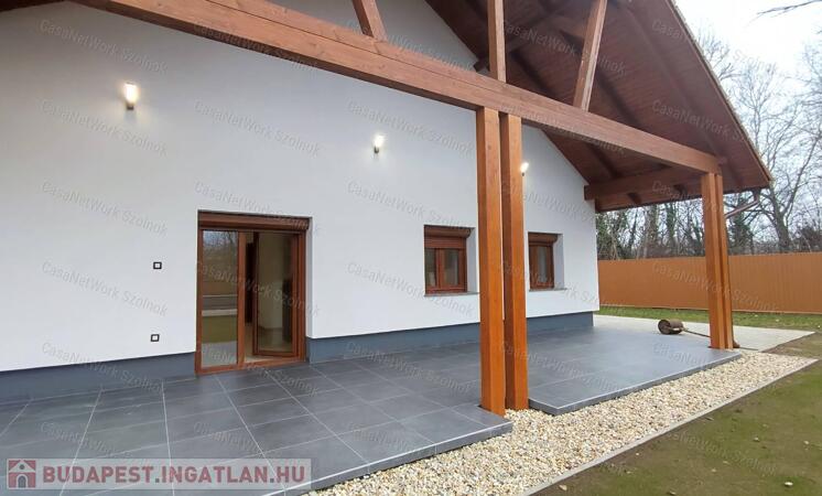 Eladó új építésű, 3 szobás, nagy teraszos sorházi lakás                                 