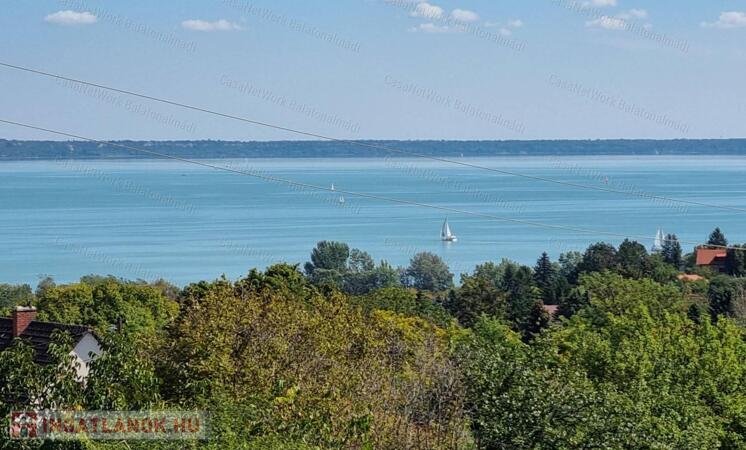 Eladó családi ház balatoni panorámával Balatonalmádiban!