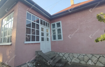 Eladó családi ház
