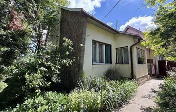 Eladó családi ház