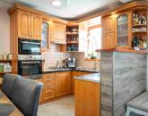 Mesés otthon, csodás terasz, üde zöld kert