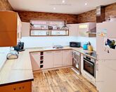 Eladó családi ház Bicske 175 000 000 Ft