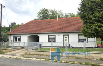 Eladó családi ház