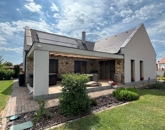 Eladó családi ház Zánka 195 000 000 Ft