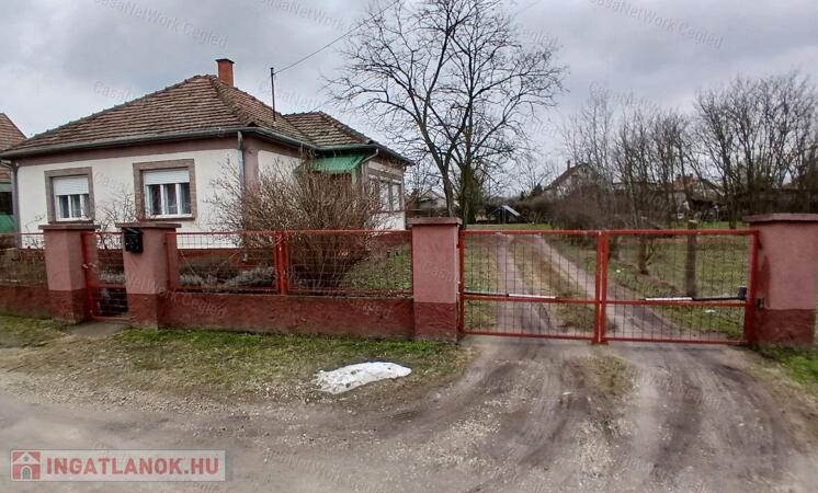 Eladó Tápiószelei 80 m2-s Családi Ház