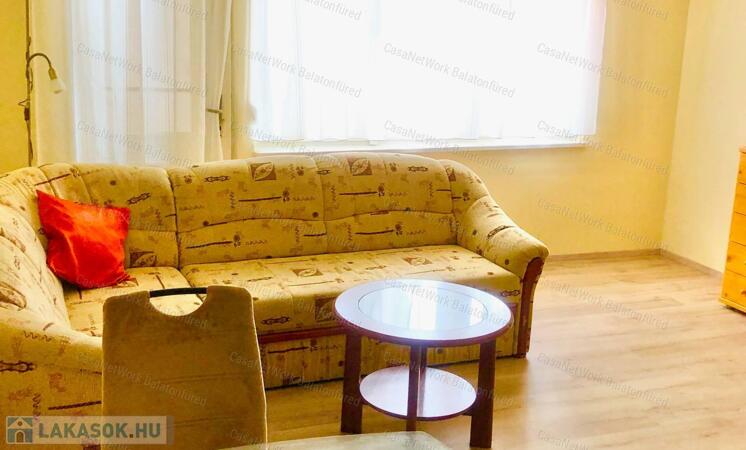 Részpanorámás téglalakás Balatonalmádi keleti kapujában                                 