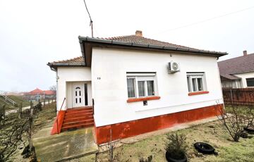 Eladó családi ház