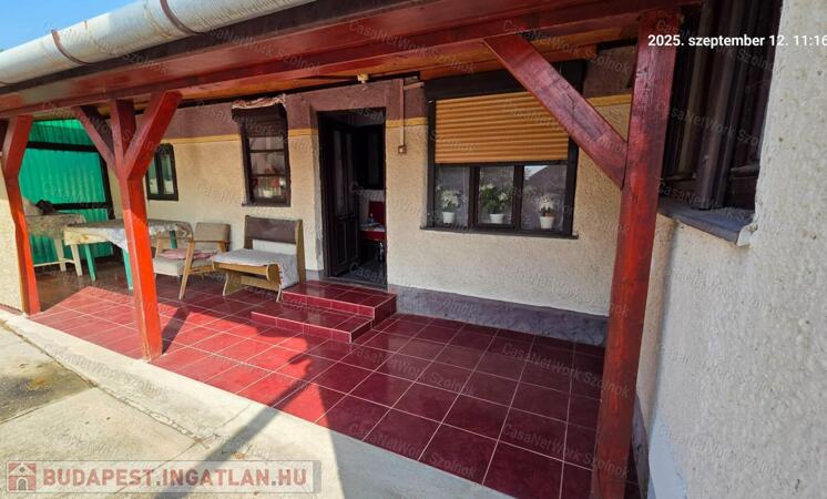 Tiszaföldváron eladó egy kertes családi ház                                 