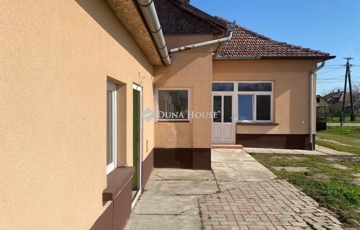 Eladó családi ház