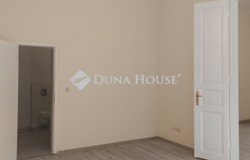 Eladó lakás