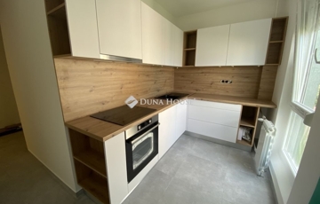 Eladó lakás