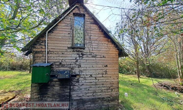 Pincesor közelében - eladó ZÁRTKERT BALATONFŐKAJÁRON                                 