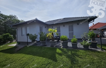 Eladó családi ház