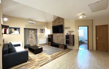 Kiadó családi ház