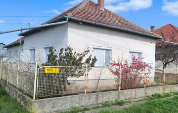 Eladó családi ház