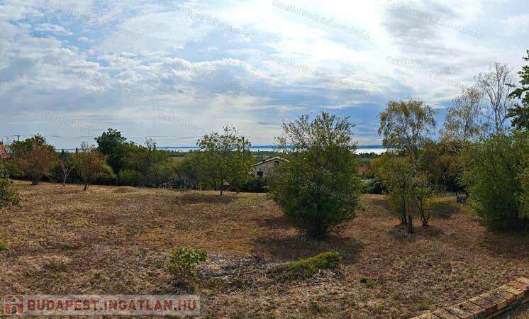 Építhető balatoni panorámás birtok eladó Lovason                                 