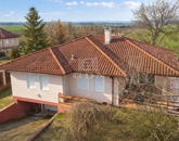 Eladó családi ház Úrhida 109 900 000 Ft