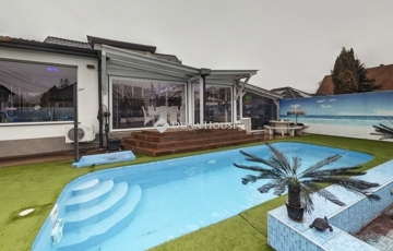 Eladó családi ház