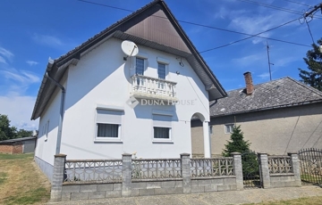 Eladó családi ház