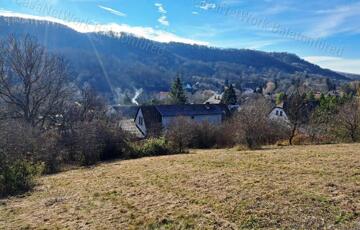 Eladó telek/földterület