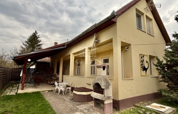 Eladó családi ház