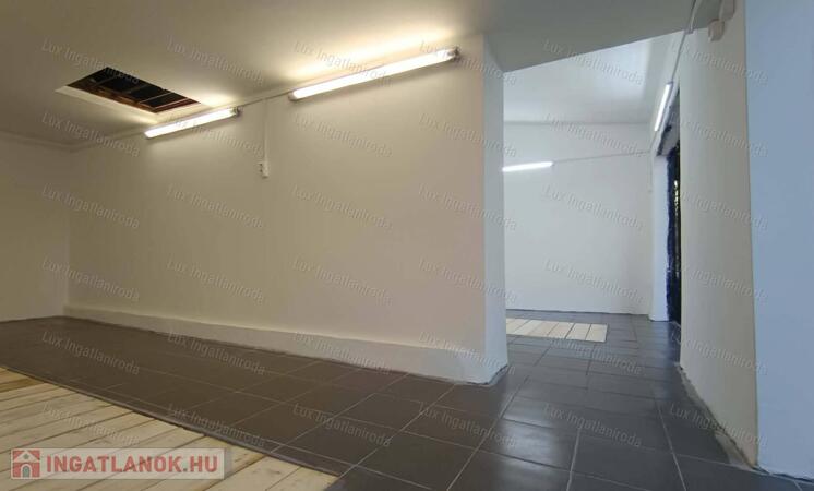 Kényelmes és sokoldalú, felújított DUPLA GARÁZS eladó!!!